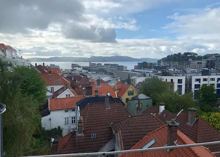 아파트 With A View